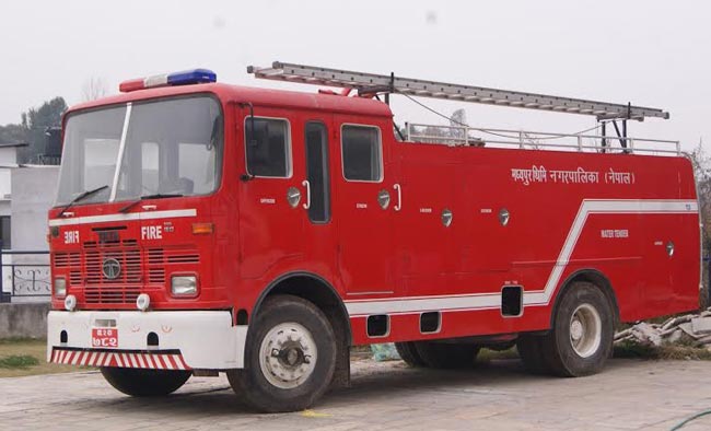 जनप्रतिनिधिका सवारी साधन छ, दमकल छैन